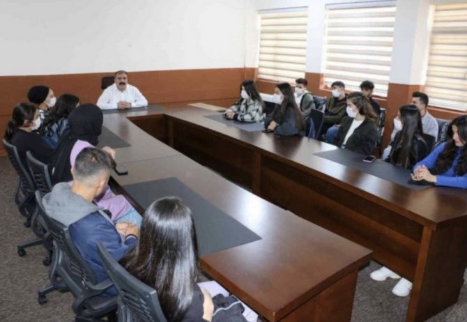 Şenoba Belde Belediye Başkanı Babat’tan Eğitime Destek