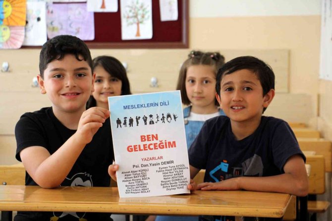 İ̇lkokul Öğrencileri Kaleme Aldıkları Kitabın Baskısı İçin Sponsor Arıyor