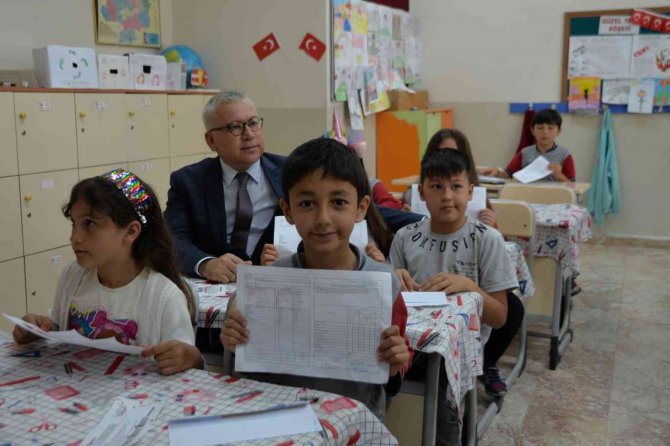 Karnelerini Vali Amcalarının Elinden Aldılar