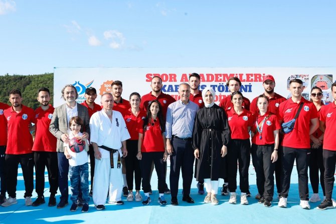 Sultangazi Belediyesi Spor Akademilerinin 2021-2022 Dönemi Coşkulu Törenle Son Buldu