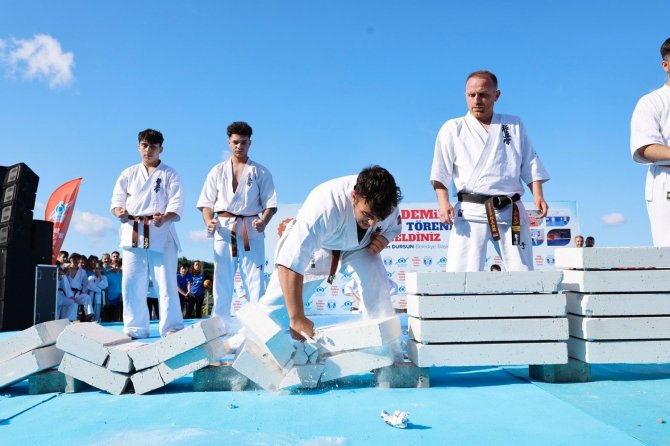Sultangazi Belediyesi Spor Akademilerinin 2021-2022 Dönemi Coşkulu Törenle Son Buldu