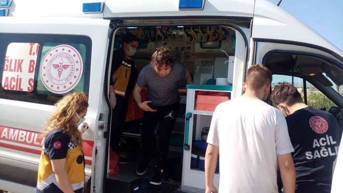 Tekirdağ’da Otomobil Dereye Uçup Suya Gömüldü: Araçtaki Üç Kişi Yüzerek Karaya Çıktı