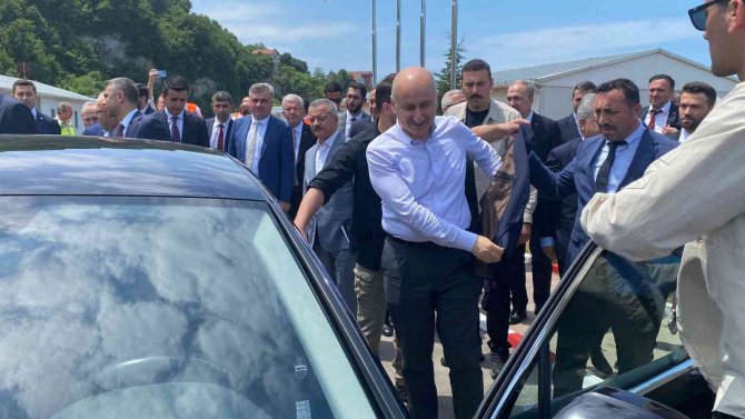 Bakan Karaismailoğlu Teoman Duralı Tünelleri’nde Direksiyona Geçti