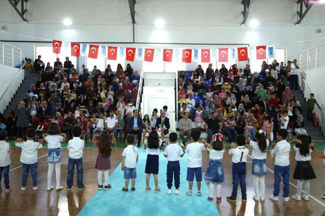 Başkan Akman Miniklerin Karne Sevincine Ortak Oldu