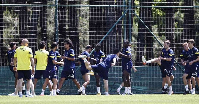 Fenerbahçe’de Bruma İlk Antrenmanına Çıktı