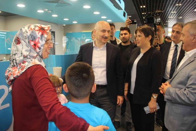 Bakan Karaismailoğlu: "Altılı Masa Diyorlar, Altında Başkaları Üstünde Başkaları Var"
