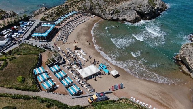 Şile A-la Kadınlar Plajı’nda Mavi Bayrak Dalgalanmaya Başladı