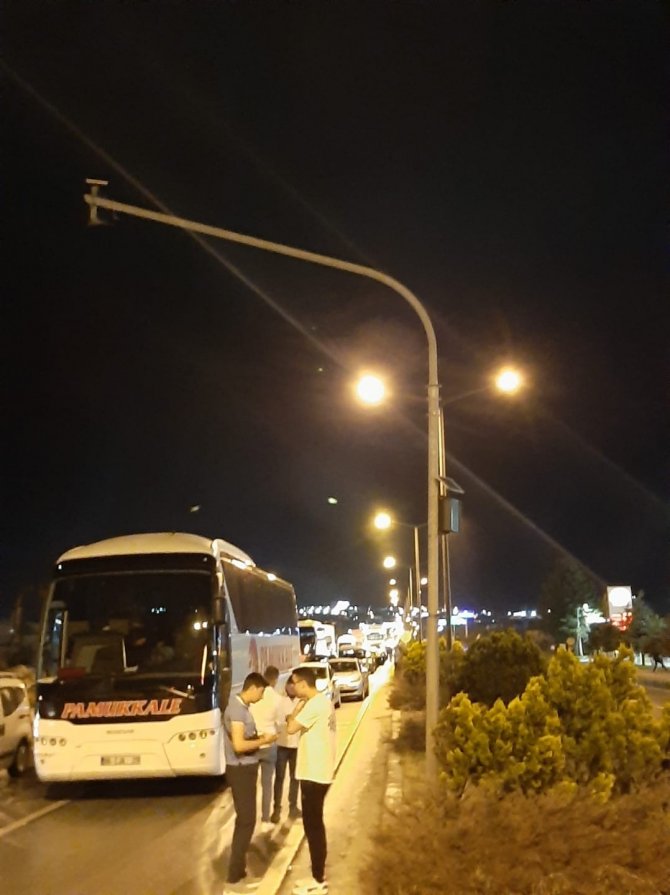 Afyonkarahisar-ankara Karayolu Sel Baskını Sebebiyle Ulaşıma Kapandı