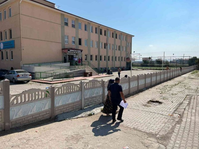 Aile Boyu Yks’ye Girdiler