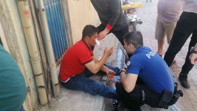 Kadınların Görüntü Ve Fotoğraflarını Çektiği İddia Edilen Şüpheliye Meydan Dayağı