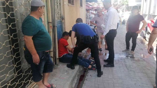 Kadınların Görüntü Ve Fotoğraflarını Çektiği İddia Edilen Şüpheliye Meydan Dayağı