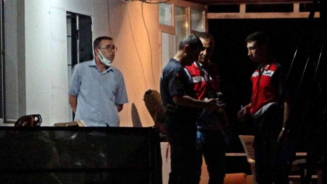 Cinnet Getiren Babanın Öldürdüğü Anne İle 2 Çocuğunun Cenazesi Morgdan Alındı