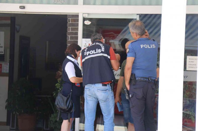 Hollanda Uyruklu Turist Otel Odasında Ölü Bulundu