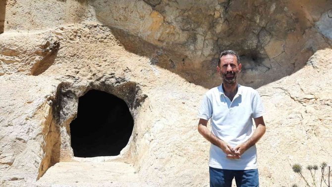 Antik Kentteki Kralın Kızının Mezarında Dinamitli Tertibat Hakkında Kazı Başkanı Konuştu
