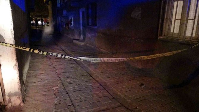 Diyarbakır’da Sokak Ortasında Silahlı Saldırı: 2 Yaralı