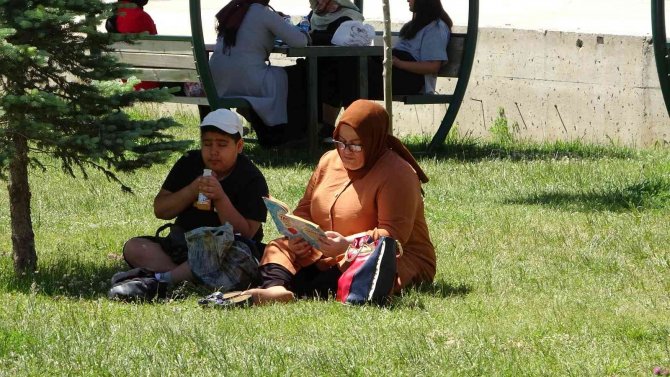 Kızı Sınava Geç Kalan Anne Gözyaşı Döktü