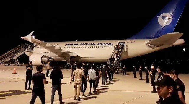 Çanakkale’de Afganistan Uyruklu 227 Düzensiz Göçmen Sınır Dışı Edildi