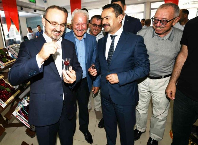 Lapseki’de 37’inci Kez Kirazlar Yarıştı