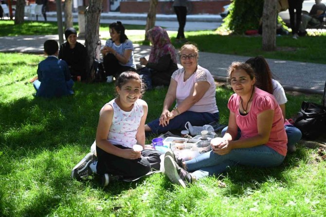 Çorum Belediyesinden Sınava Giren Öğrenci Ve Velilerine Jest