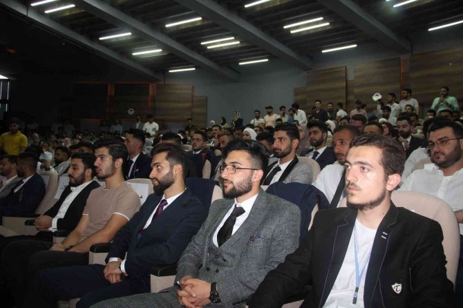 Elazığ’da Mezun Olan Yabancı Uyruklu 100 Öğrenci Şiir Gecesinde Buluştu