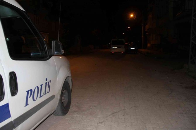 Husumetlilerin Karşılaşmasında Silahlar Konuştu: 2 Yaralı