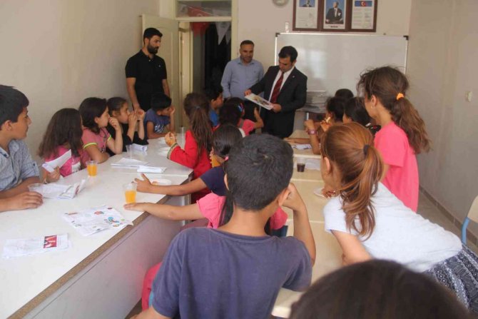 Eyyübiyeli Çocuklara Karne Hediyesi