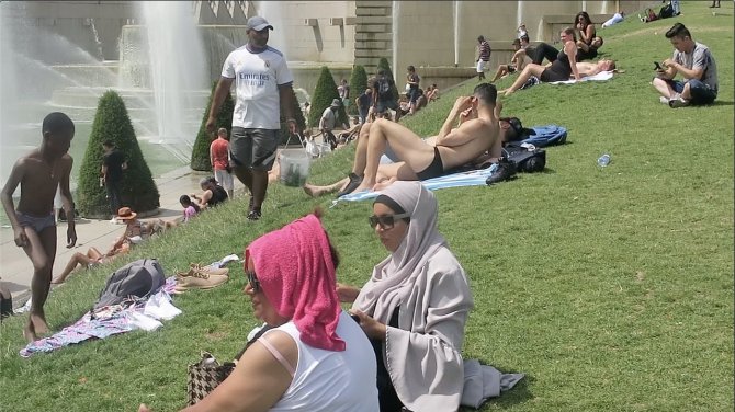 Fransa’da Aşırı Sıcaklar Nedeniyle Alarm Verildi