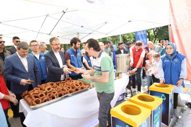 Bakan Kasapoğlu Yks Sürecinde Ailelere Destek Verdi