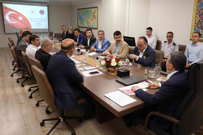 Mutluluğu Kurşun Sıkılmaması İçin Toplanıldı