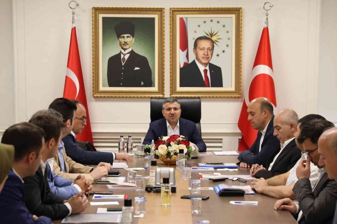 Mutluluğu Kurşun Sıkılmaması İçin Toplanıldı