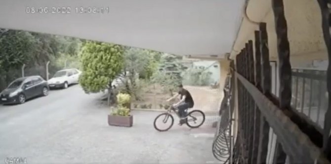 Beykoz’da Bisiklet Hırsızının Rahat Tavırları Pes Dedirtti