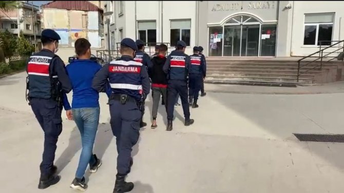 İ̇zmir’de 10 Firari Zanlı Jasat’tan Kaçamadı