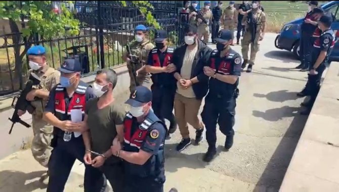 İ̇zmir’de 10 Firari Zanlı Jasat’tan Kaçamadı