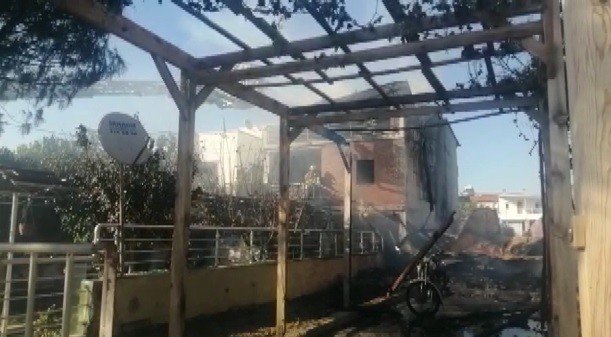 İ̇zmir’de Oturduğu Evi Yakan Şahıs Gözaltına Alındı