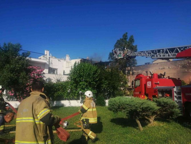 İ̇zmir’de Oturduğu Evi Yakan Şahıs Gözaltına Alındı