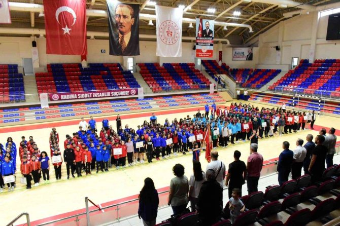 Anali̇g Voleybol Çeyrek Finallerinin Açılış Seremonisi Yapıldı