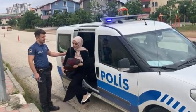 Polis Ekipleri, Öğrencileri Sınavlarına Yetiştirebilmek İçin Zamanla Yarıştı