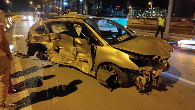 Kaza Yapan Otomobilin Tekerleği Koptu: 1’i Ağır 3 Yaralı