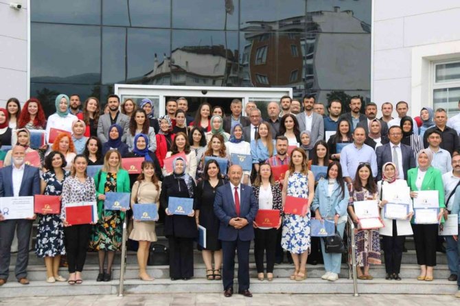 Kütahya’da ’Ulusal Kalite Etiketi’ Alan Öğretmenlere Ödül