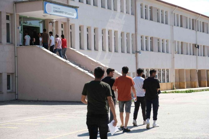 4 Dakika Geç Kaldı, Yks’ye Giremedi