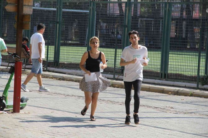 Koşarak Geldiler, Sınava Son Anda Yetiştiler