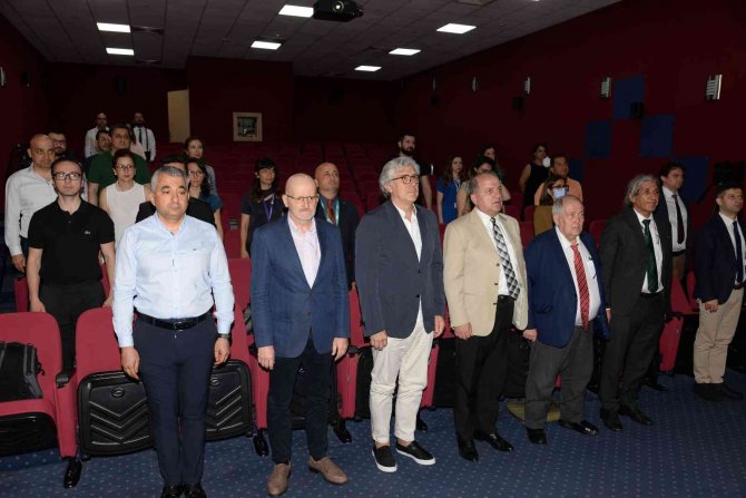 Canlı Cerrahi Uygulamasını 15 Bin Cerrah İzledi