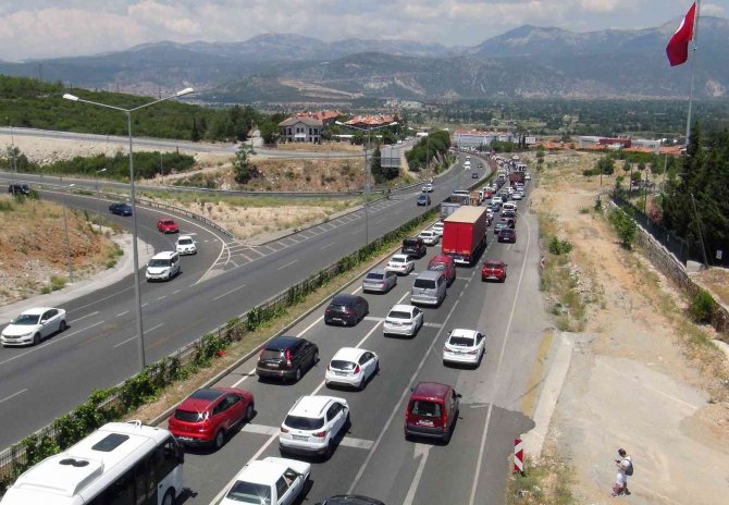 Sınav Bitti, Trafik Tıkandı