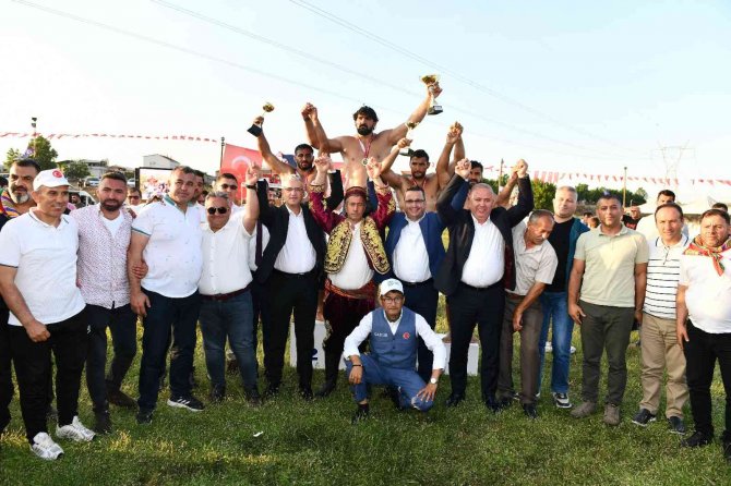 16. Yalıntaş Güreşlerinde Altın Kemer İ̇smail Koç’un