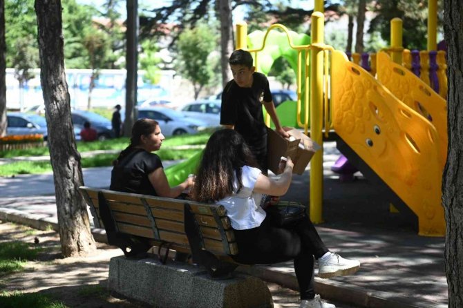 Çorum Belediyesinden Sınava Giren Öğrenci Ve Velilerine Jest