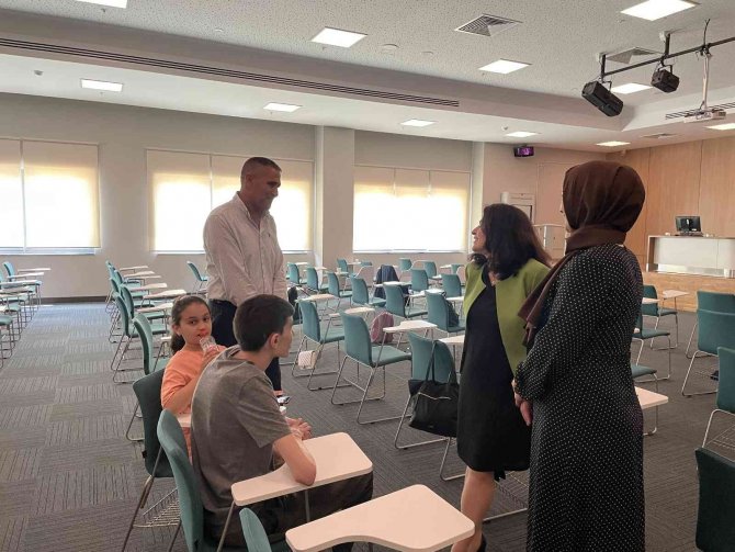 Prof. Dr. Nurettin Yiyit: "Her 100 Kişiden 3’ünde Skolyoz Görülüyor"