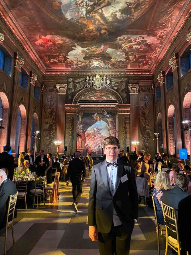 ’Yüzyılın Kutlaması’ Etkinliğinde Türkiye’yi Lise Öğrencisi Bora Tezkan Temsil Etti