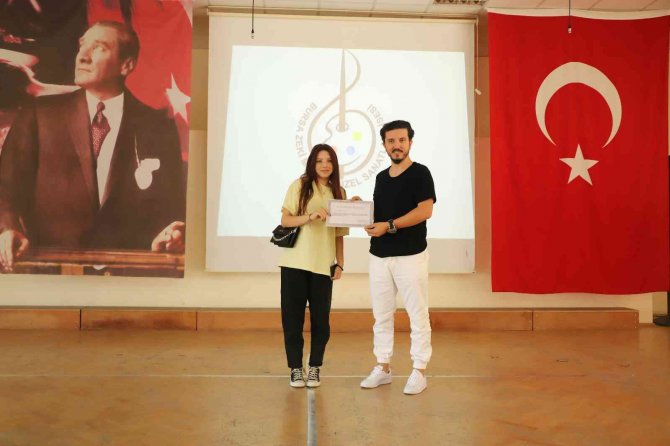 Bursa Zeki Müren Güzel Sanatlar Lisesi, ‘Desen’ Yarışmasına Damga Vurdu