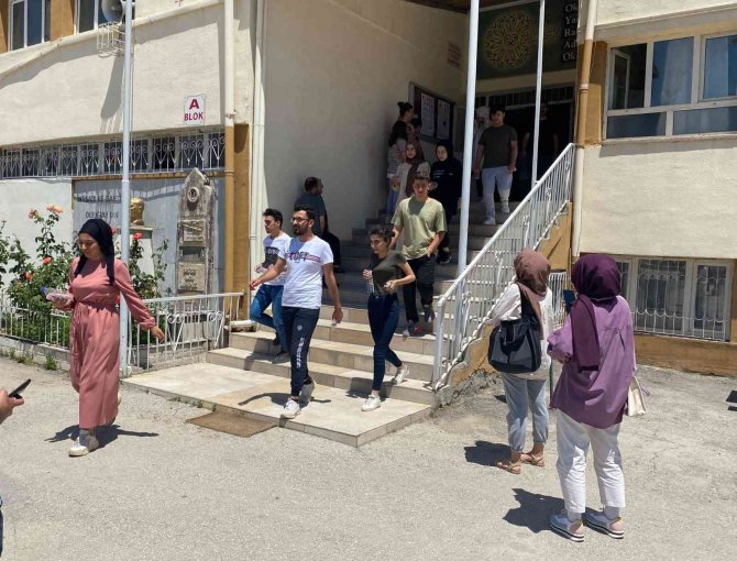 Yks’nin İlk Oturumu Tamamlandı
