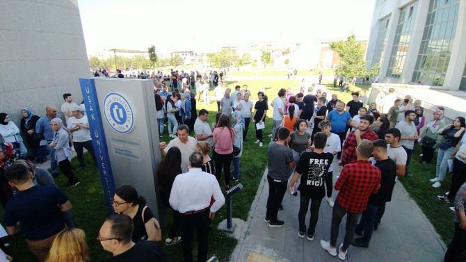 Uşak’ta Polis Ekipleri Yks’ye Giren Öğrenciler İçin Seferber Oldu